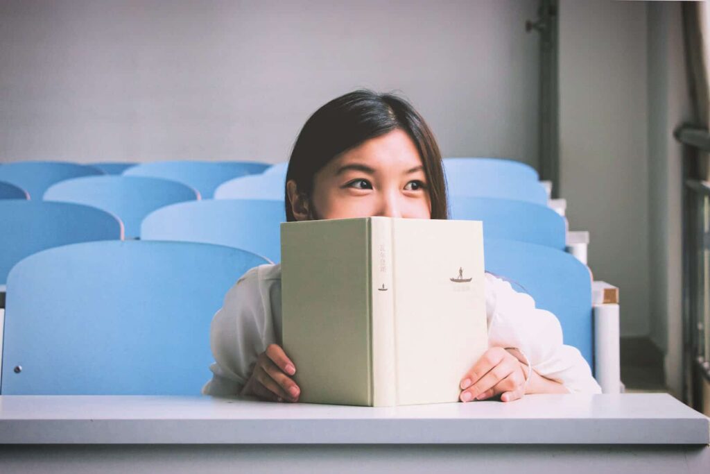 girl-reading-book