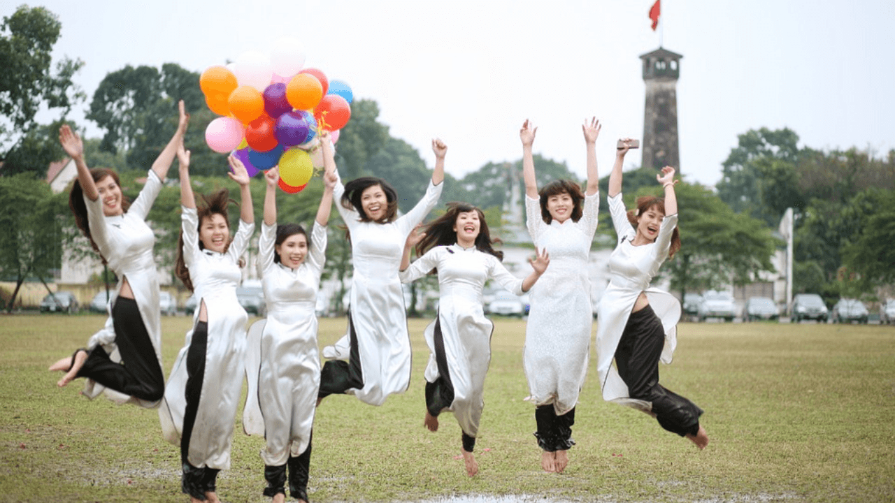 Chinese women jumping