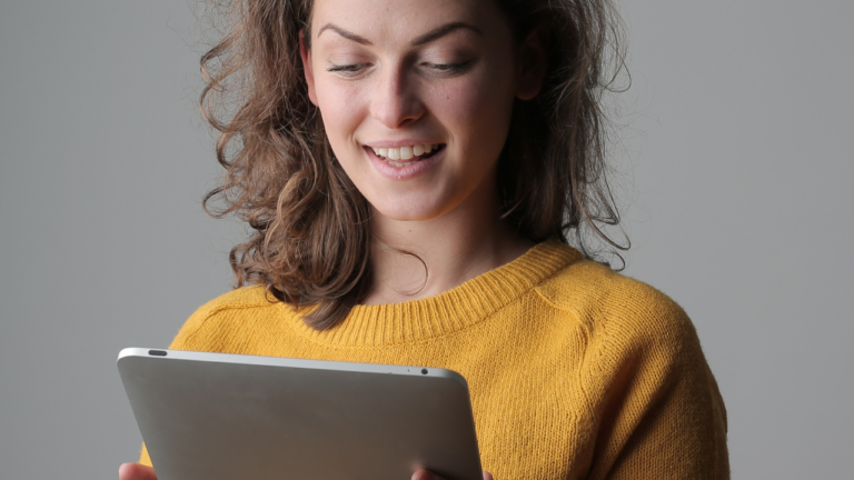 Learn French with YouTube: 10 Très Magnifique Channels